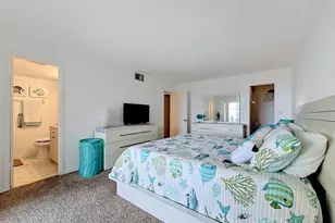 4550 Cove Cir, Saint Petersburg, FL 33708 - Photo 25