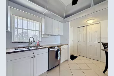 4550 Cove Circle #302, Saint Petersburg, FL 33708 - Photo 11