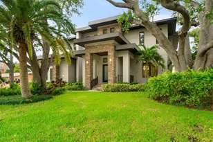 4905 W Spring Lake Dr, Tampa, FL 33629 - Photo 1