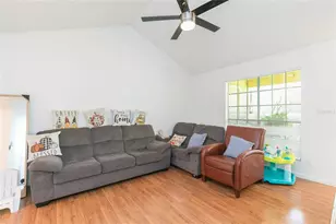 8636 Mallard Reserve Dr, Tampa, FL 33614 - Photo 11