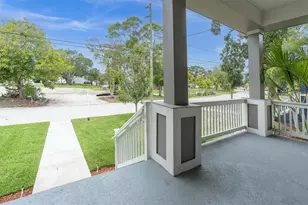 224 Northeast Jefferson Cir N, Saint Petersburg, FL 33702 - Photo 5