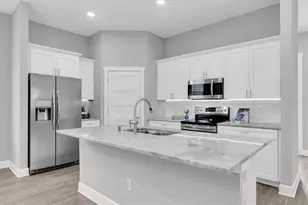 224 Northeast Jefferson Cir N, Saint Petersburg, FL 33702 - Photo 13