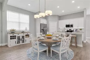 224 Northeast Jefferson Cir N, Saint Petersburg, FL 33702 - Photo 13