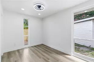 907 Leisure Ave, Tampa, FL 33613 - Photo 15