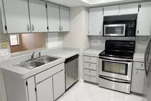 2013 Kamensky Rd, Clearwater, FL 33763 - Photo 11