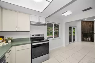 10050 62nd Ave N, Saint Petersburg, FL 33708 - Photo 13