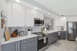 4981 Bacopa Ln S, Saint Petersburg, FL 33715 - Photo 5