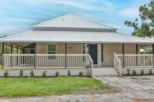 3016 N Maryland Ave, Plant City, FL 33563 - Photo 1