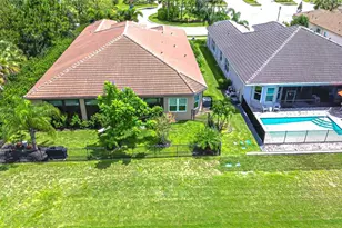 15303 Valencia Del Sol St, Wimauma, FL 33598 - Photo 3