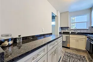 3018 59th St S, Gulfport, FL 33707 - Photo 13