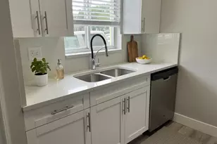 3206 W Azeele St, Tampa, FL 33609 - Photo 3