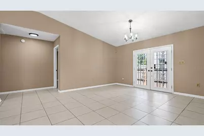 2610 E Lake Avenue, Tampa, FL 33610 - Photo 9