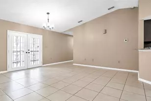 2610 E Lake Ave, Tampa, FL 33610 - Photo 11