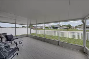 8160 Canterbury Lake Blvd, Tampa, FL 33619 - Photo 37