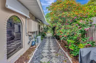 1950 45th St N, Saint Petersburg, FL 33713 - Photo 23