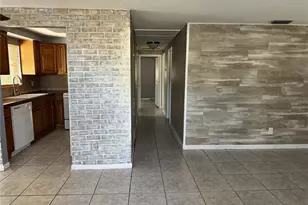 8892 79th Pl, Seminole, FL 33777 - Photo 3