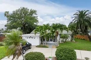 55A Dolphin Dr, Treasure Island, FL 33706 - Photo 1