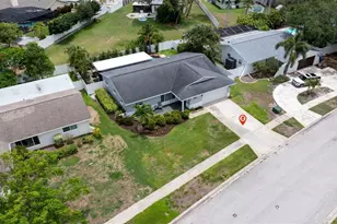 6085 Tanglewood Dr NE, Saint Petersburg, FL 33703 - Photo 35
