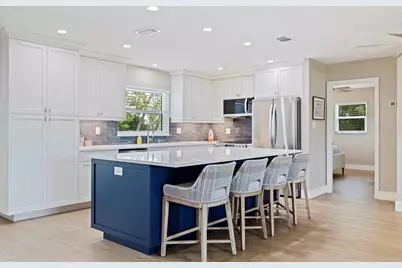6085 Tanglewood Drive NE, Saint Petersburg, FL 33703 - Photo 13