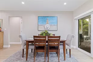 6085 Tanglewood Dr NE, Saint Petersburg, FL 33703 - Photo 17