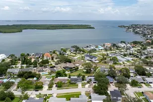 6085 Tanglewood Dr NE, Saint Petersburg, FL 33703 - Photo 47