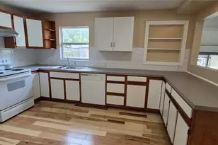 425 40th Ave NE, Saint Petersburg, FL 33703 - Photo 3