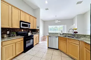 11607 Grove Arcade Dr, Riverview, FL 33569 - Photo 7