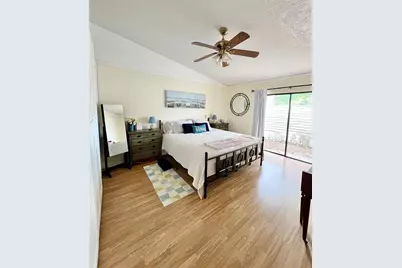 15614 Farnsworth Lane, Tampa, FL 33624 - Photo 5