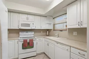 4678 Marine Pkwy, New Port Richey, FL 34652 - Photo 15