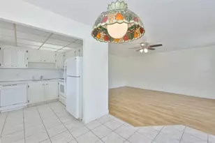 1811 Bedford Ln, Sun City Center, FL 33573 - Photo 17