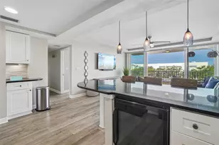 223 Island Way, Clearwater Beach, FL 33767 - Photo 9