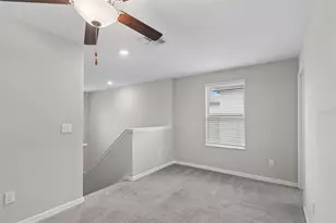 3715 Daisy Bloom Pl, Tampa, FL 33619 - Photo 5