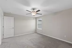 3715 Daisy Bloom Pl, Tampa, FL 33619 - Photo 9