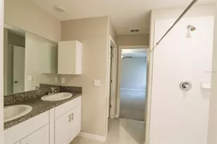 3715 Daisy Bloom Pl, Tampa, FL 33619 - Photo 11