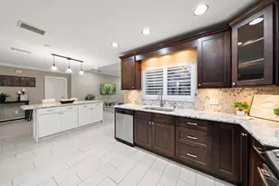 209 Live Oak Ln, Largo, FL 33770 - Photo 17