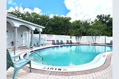 1008 Paseo Del Rio NE, Saint Petersburg, FL 33702 - Photo 43