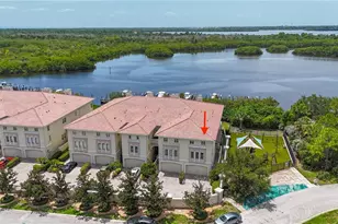 1008 Paseo Del Rio NE, Saint Petersburg, FL 33702 - Photo 1