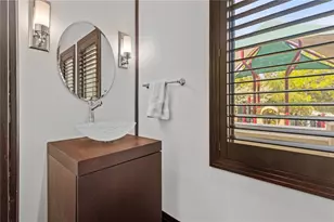 1008 Paseo Del Rio NE, Saint Petersburg, FL 33702 - Photo 21