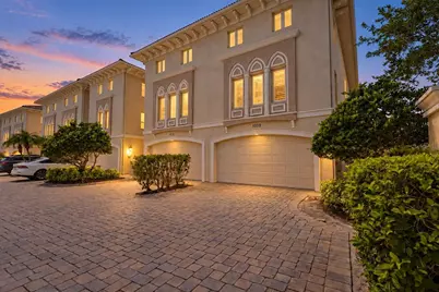1008 Paseo Del Rio NE, Saint Petersburg, FL 33702 - Photo 5