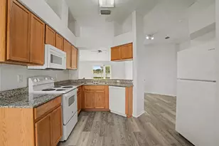 12015 Butler Woods Cir, Riverview, FL 33579 - Photo 9