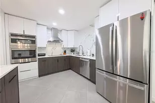 1446 Admiral Woodson Ln, Clearwater, FL 33755 - Photo 9