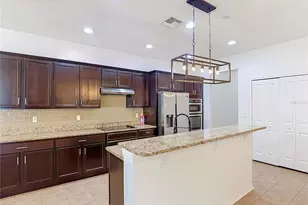 1113 Canyon Oaks Dr, Brandon, FL 33510 - Photo 9