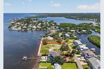 621 N Mayo Street, Crystal Beach, FL 34681 - Photo 11