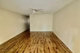 6249 Maisie Rd, Zephyrhills, FL 33542 - Photo 7