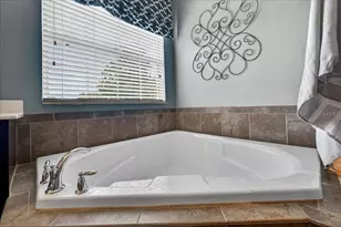 5955 Parkset Dr, Lithia, FL 33547 - Photo 45