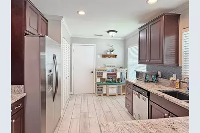 8521 Misty River Court, Tampa, FL 33637 - Photo 13