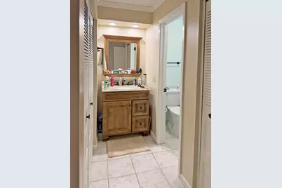 8521 Misty River Court, Tampa, FL 33637 - Photo 17