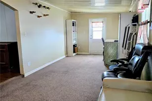 6253 Balmy Ln, Zephyrhills, FL 33542 - Photo 3