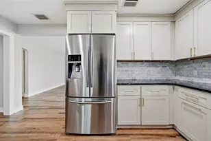 4730 Burlington Ave N, Saint Petersburg, FL 33713 - Photo 7