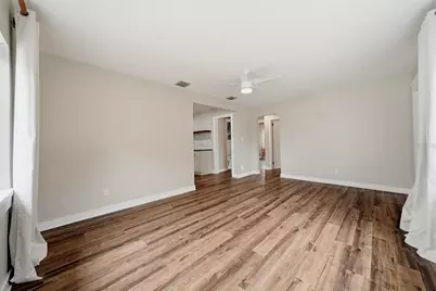4730 Burlington Avenue N, Saint Petersburg, FL 33713 - Photo 11